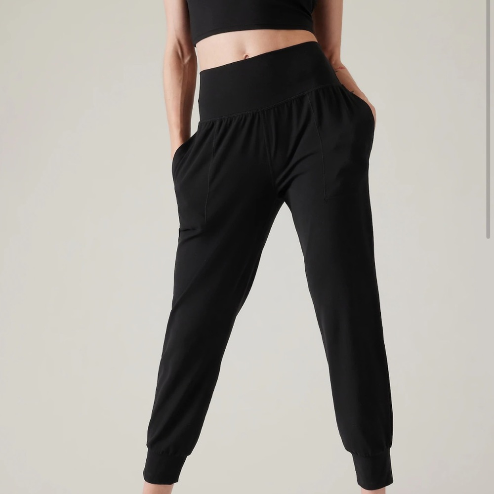 Athleta Salutation Jogger